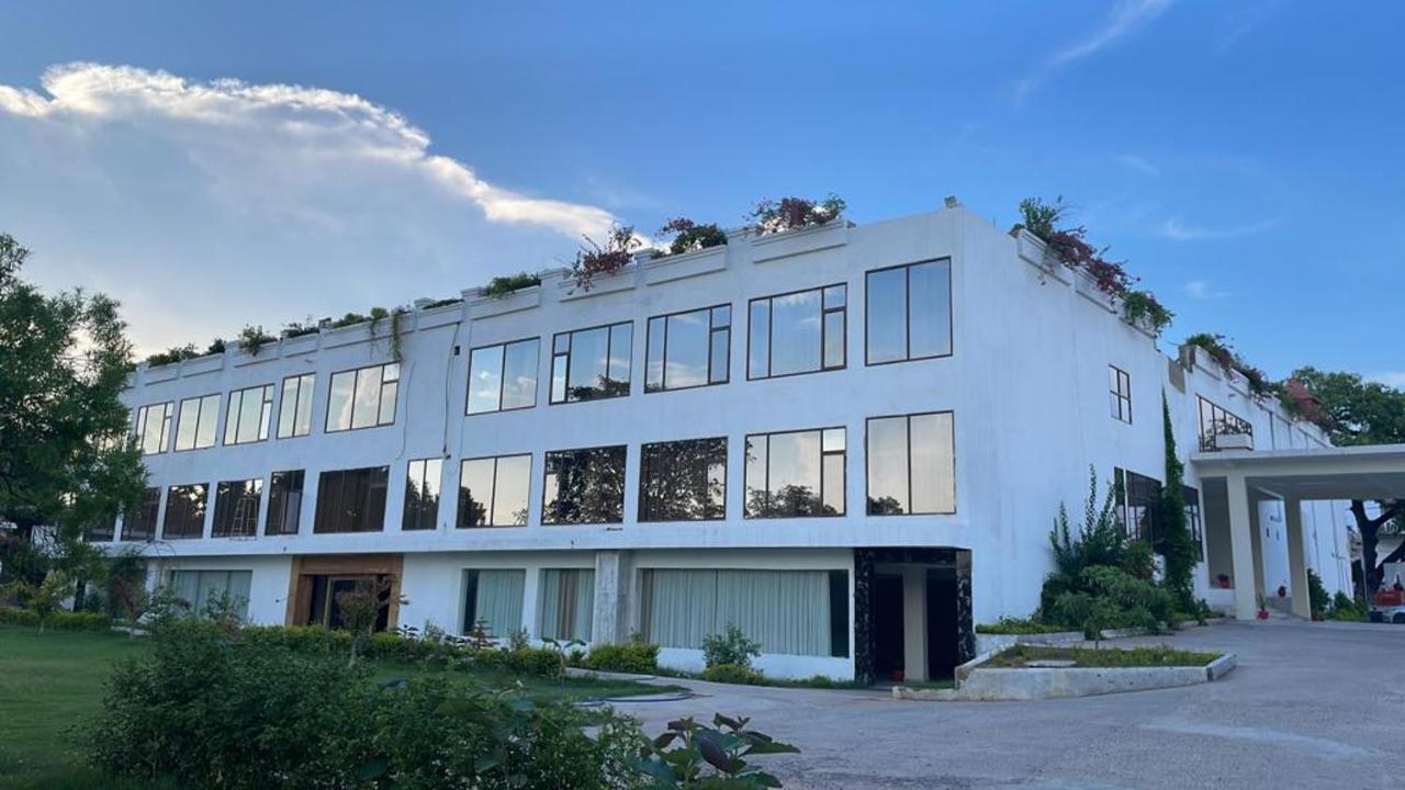 Gautam Hotels & Resorts Khajurāho Екстериор снимка
